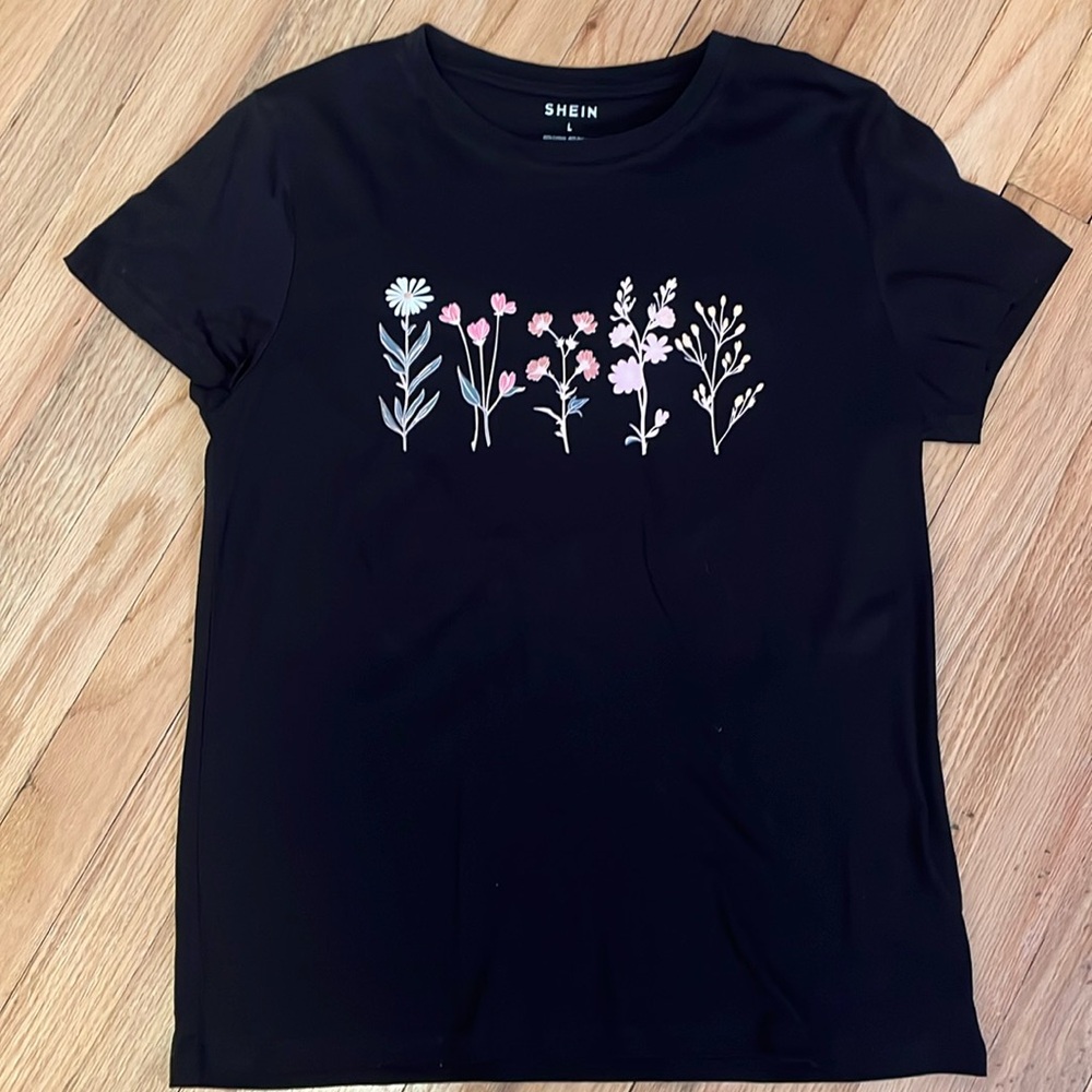 SHEIN Graphic Floral T-Shirt! 🌹🌷🌸🌼